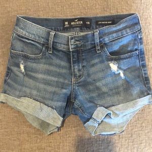 Like new, Hollister, low-rise midi short, size 00